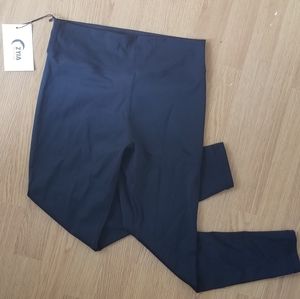 Zyia leggings with scrunchy booty